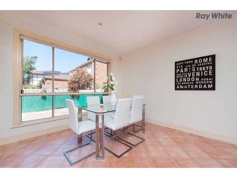 1/42 Chris Court, Sydenham VIC 3037