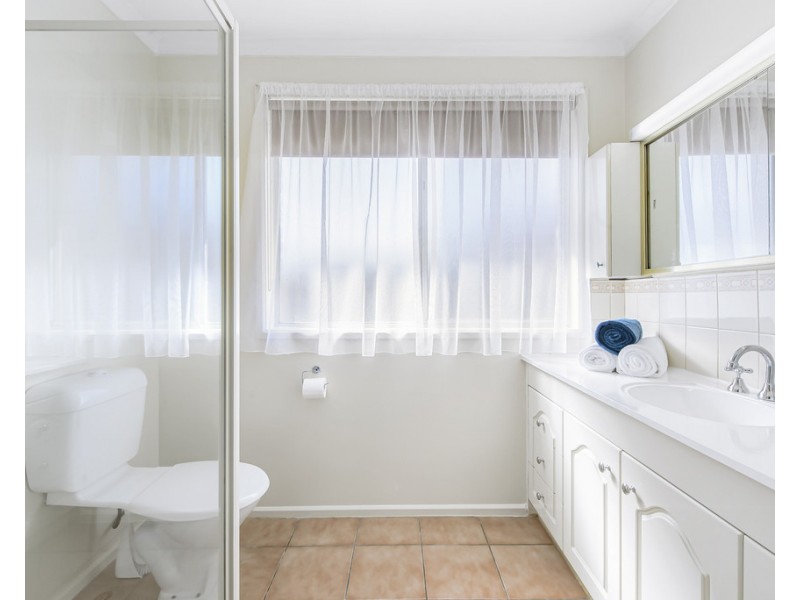 8 Luton Court, Kealba VIC 3021