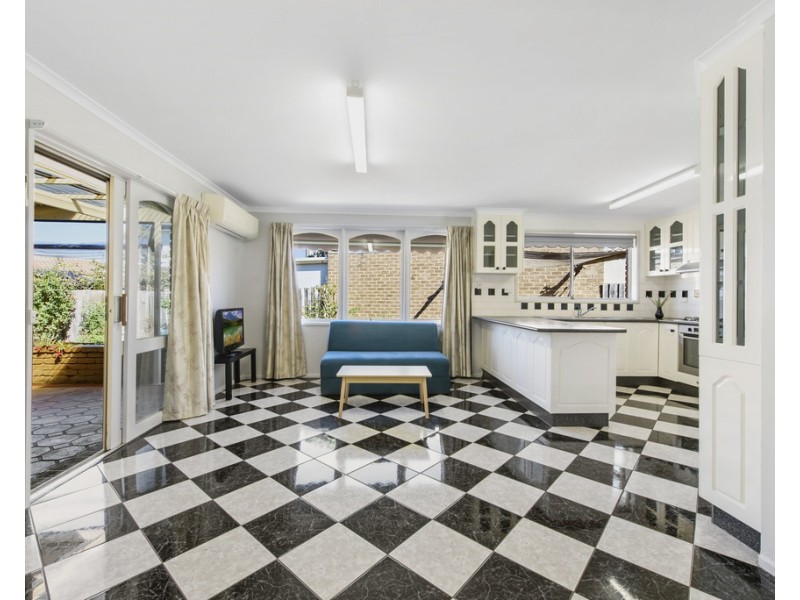 8 Luton Court, Kealba VIC 3021