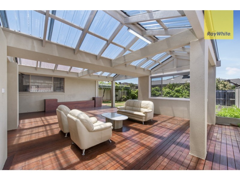 40 Delbridge Drive, Sydenham VIC 3037