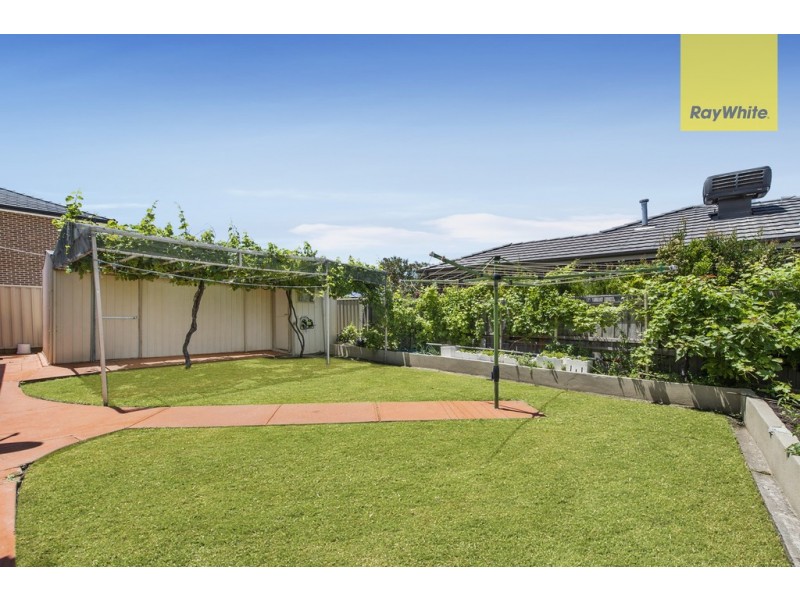 40 Delbridge Drive, Sydenham VIC 3037