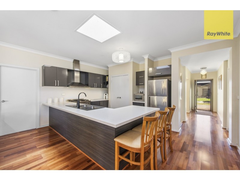 4 Grenadier Grove, Hillside VIC 3037