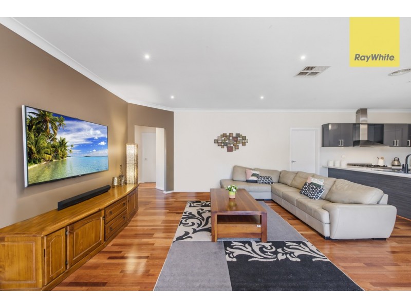 4 Grenadier Grove, Hillside VIC 3037