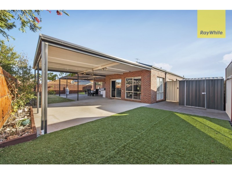 4 Grenadier Grove, Hillside VIC 3037