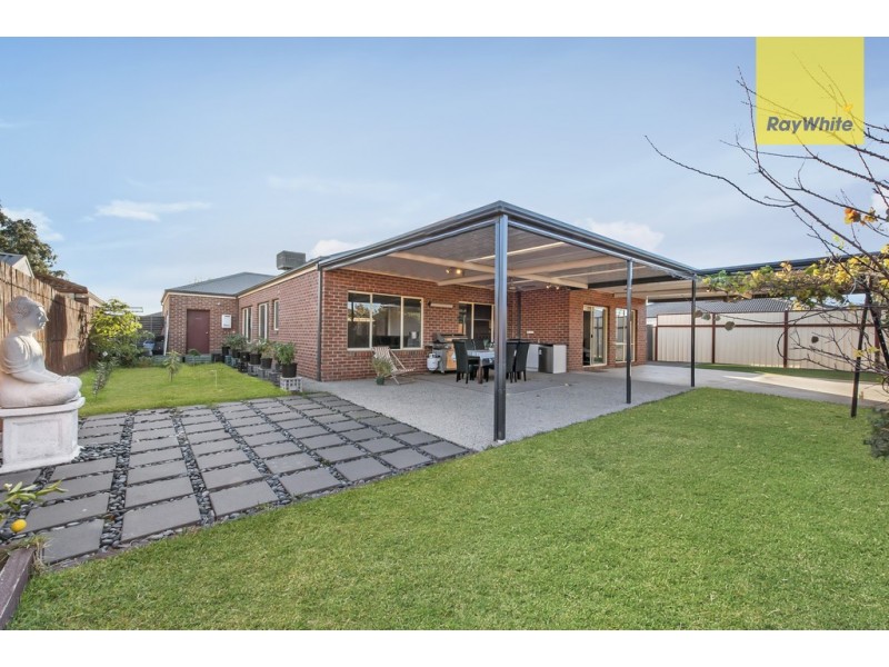 4 Grenadier Grove, Hillside VIC 3037