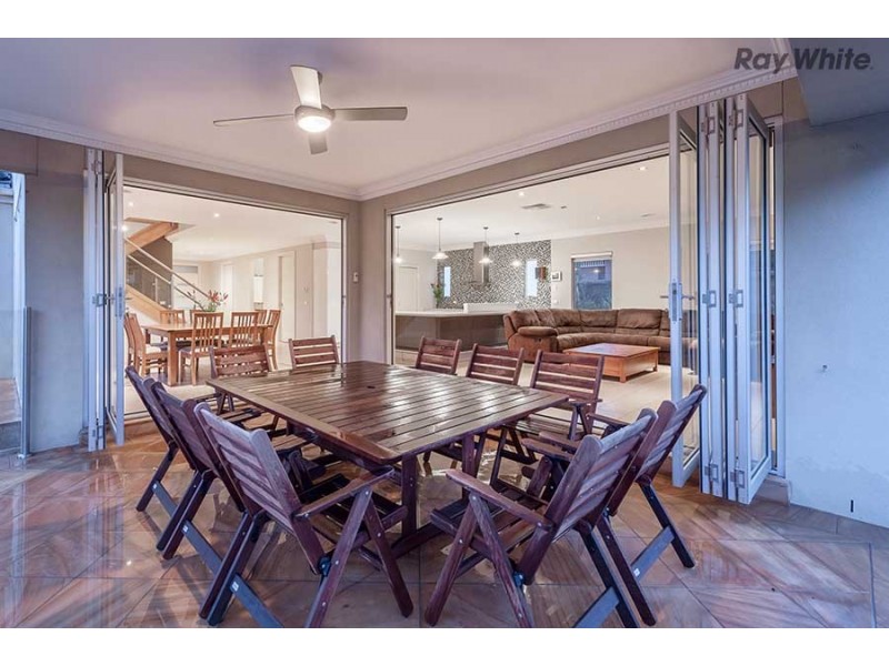 8 Woodbury Avenue, Caroline Springs VIC 3023