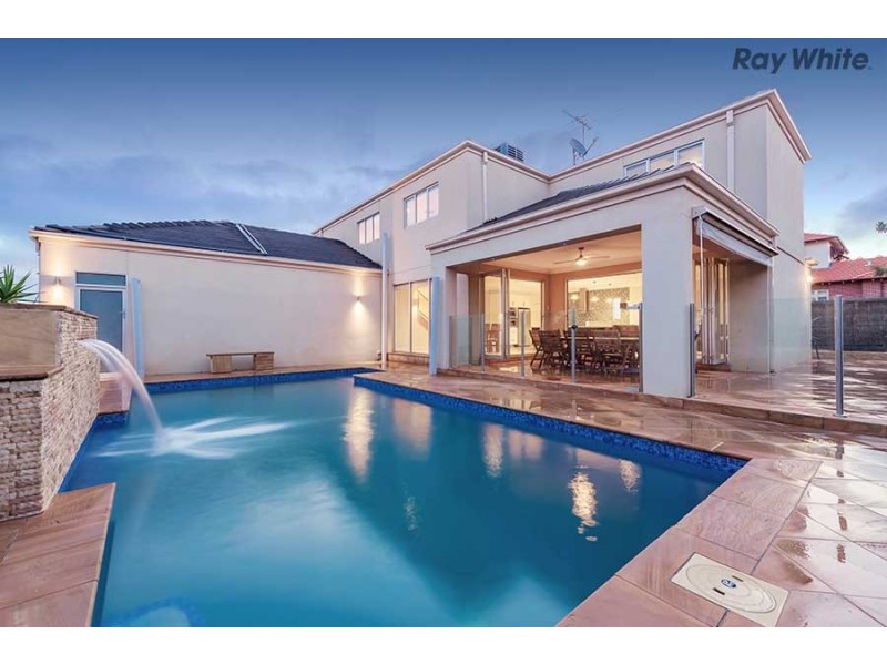 8 Woodbury Avenue, Caroline Springs VIC 3023