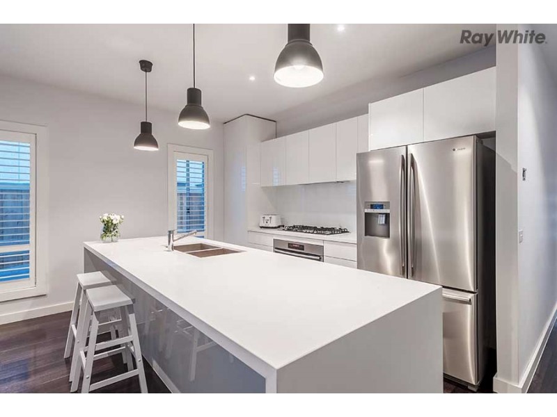 47 Riviera Drive, Hillside VIC 3037