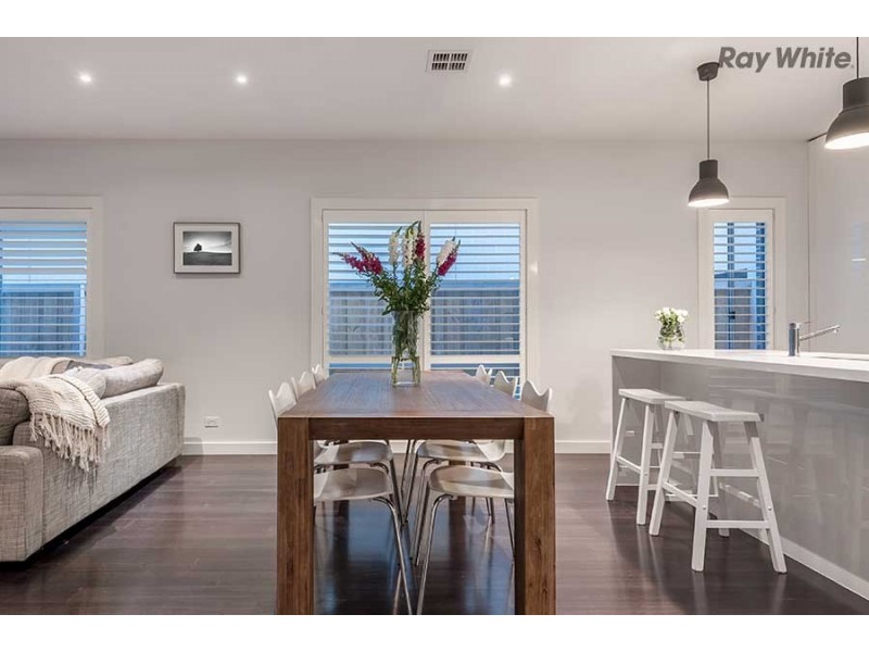 47 Riviera Drive, Hillside VIC 3037