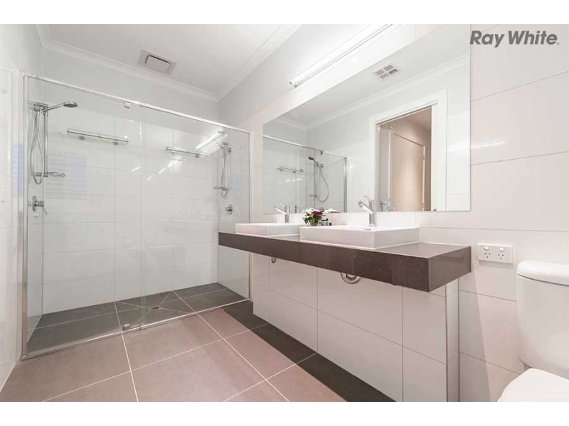 47 Riviera Drive, Hillside VIC 3037