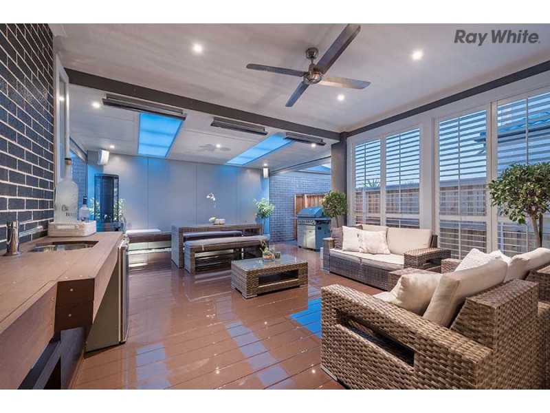 47 Riviera Drive, Hillside VIC 3037