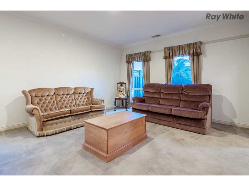 8 Warrens Brook Road, Hillside VIC 3037