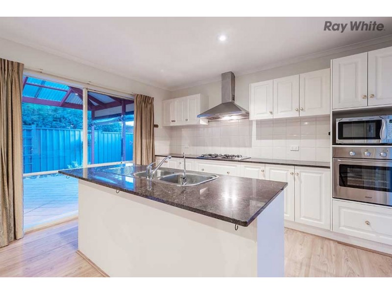 8 Warrens Brook Road, Hillside VIC 3037