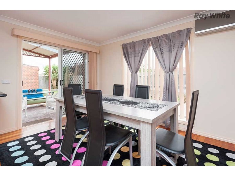 4/2 Serrata Court, Hillside VIC 3037