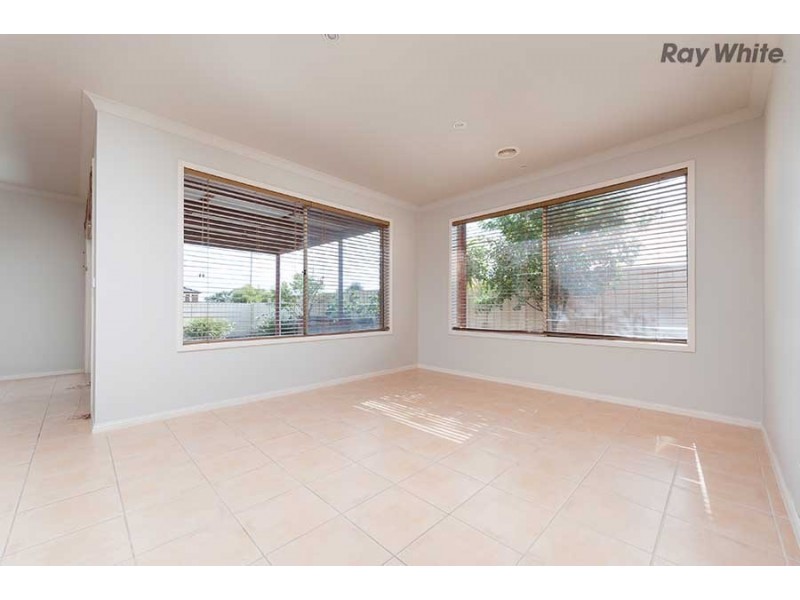 10 Rockland Court, Taylors Hill VIC 3037