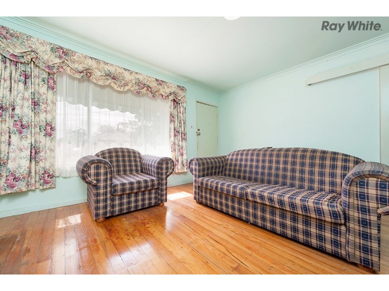 16 McRae Avenue, St Albans VIC 3021