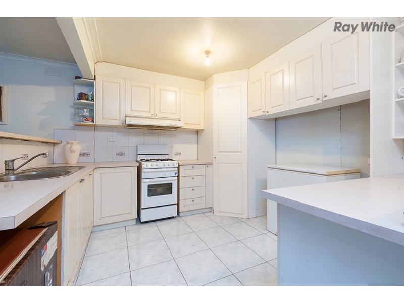 16 McRae Avenue, St Albans VIC 3021