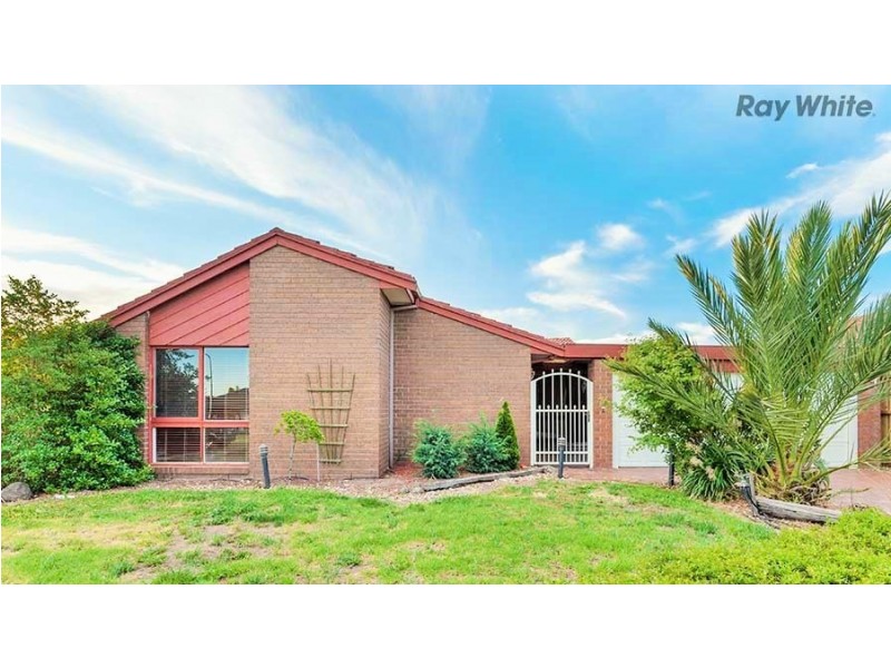 3 Pukaki Court, Taylors Lakes VIC 3038