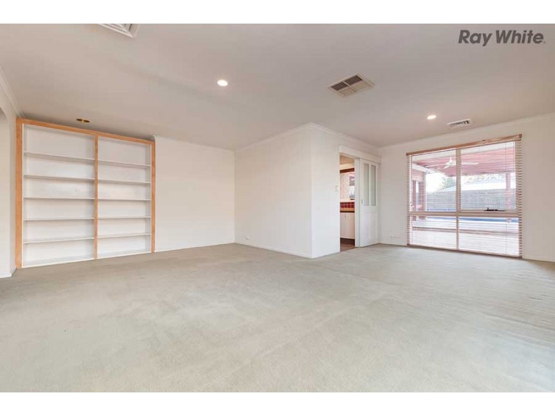 3 Pukaki Court, Taylors Lakes VIC 3038