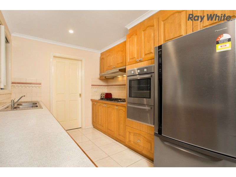 12 Cunningham Court, Taylors Lakes VIC 3038