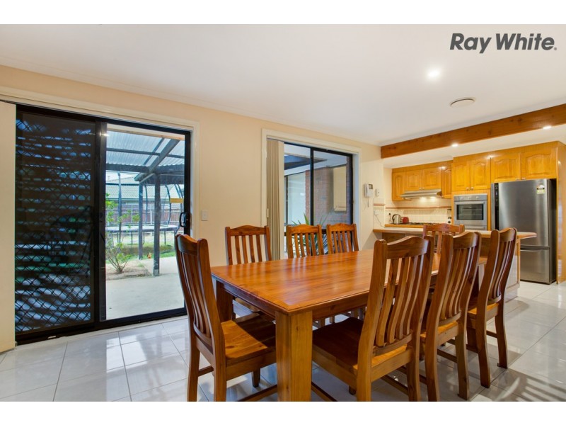 12 Cunningham Court, Taylors Lakes VIC 3038