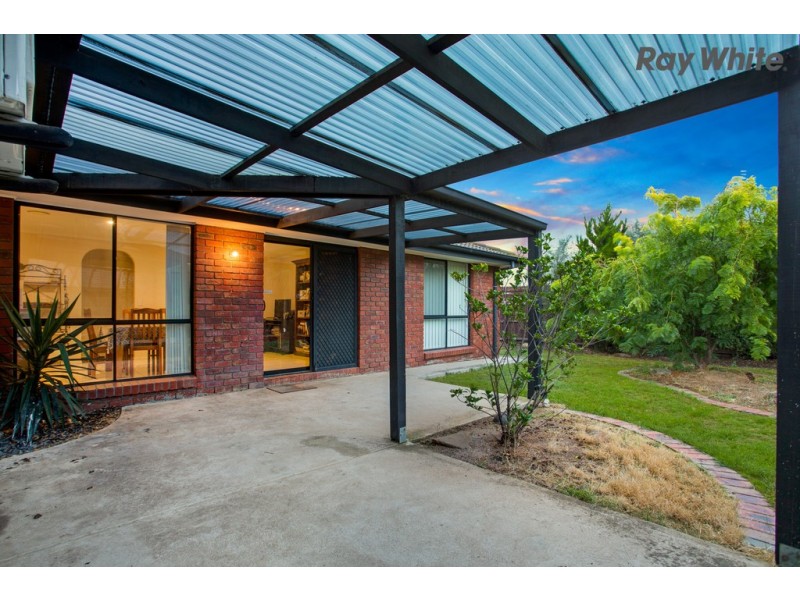 12 Cunningham Court, Taylors Lakes VIC 3038