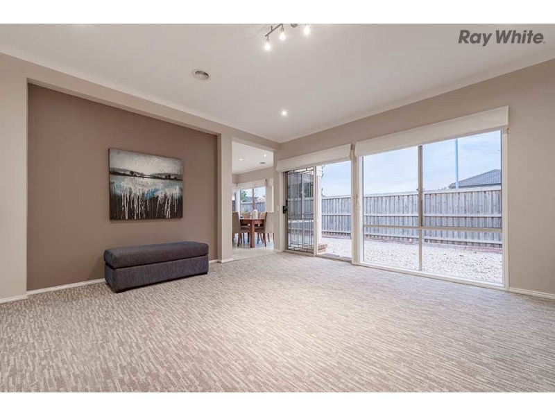 15 Bondi Lane, Taylors Hill VIC 3037