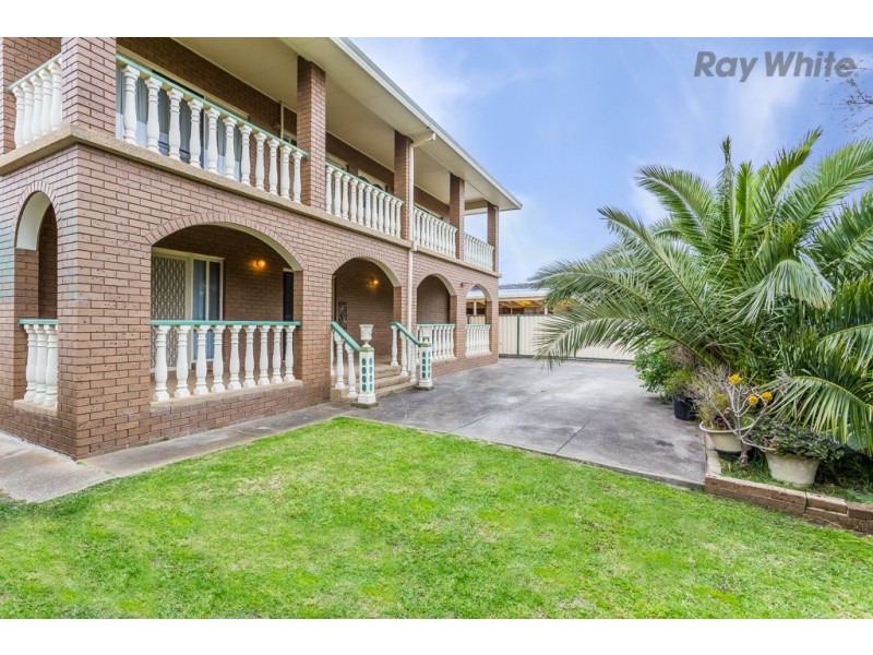 1 Thornhill Drive, Keilor Downs VIC 3038