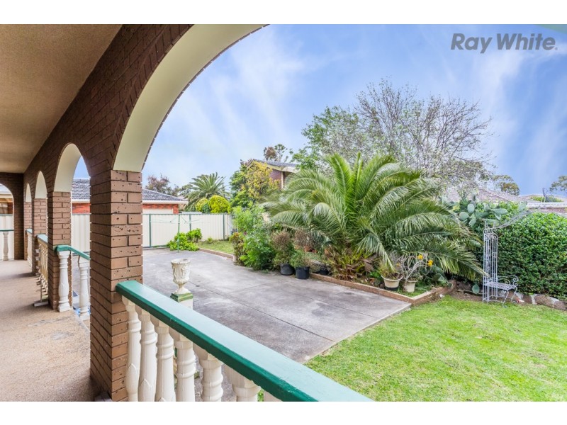 1 Thornhill Drive, Keilor Downs VIC 3038
