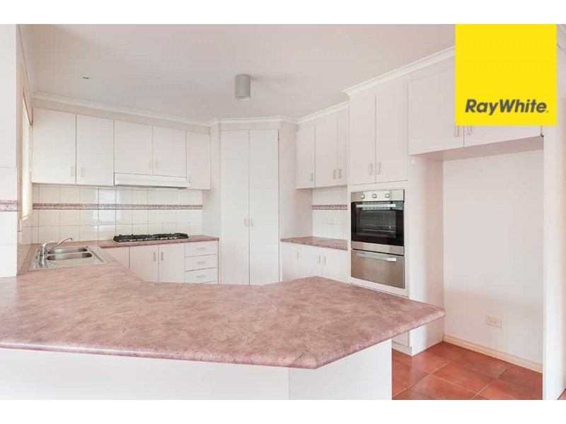 134 Parmelia Drive, Taylors Lakes VIC 3038