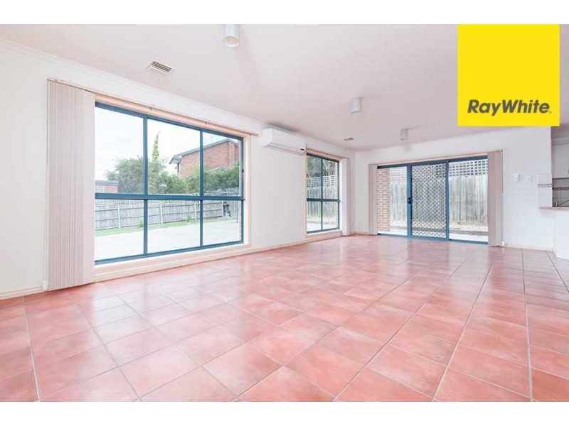 134 Parmelia Drive, Taylors Lakes VIC 3038