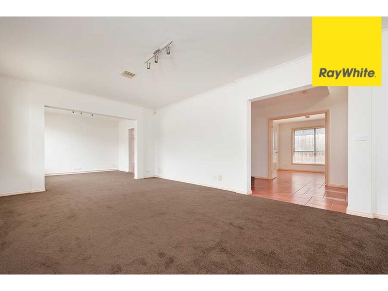 134 Parmelia Drive, Taylors Lakes VIC 3038