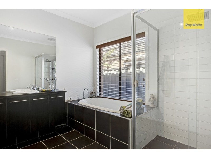 37 Domain Drive, Hillside VIC 3037