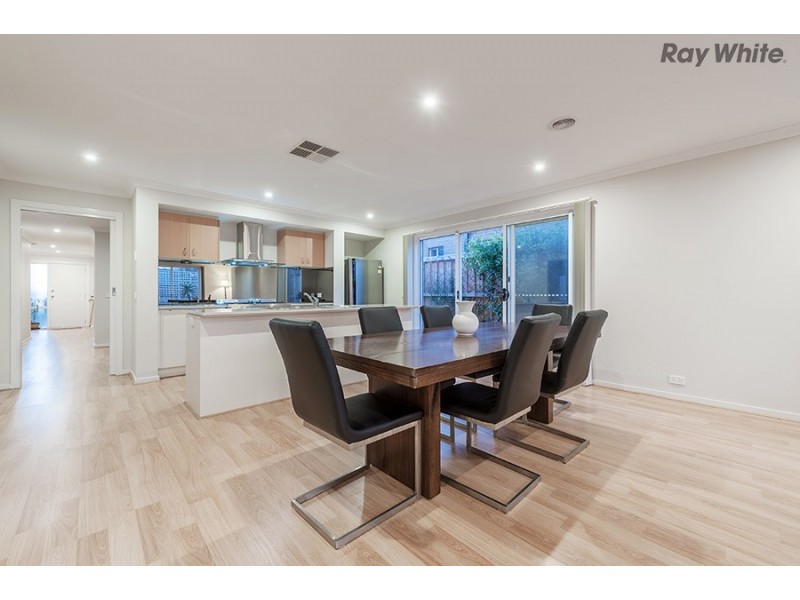10 Devonport crt, Taylors Hill VIC 3037