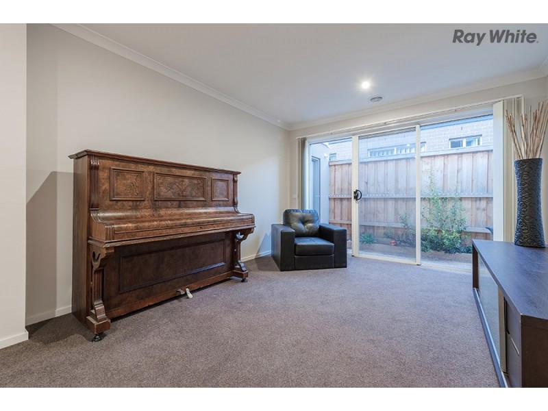 10 Devonport crt, Taylors Hill VIC 3037