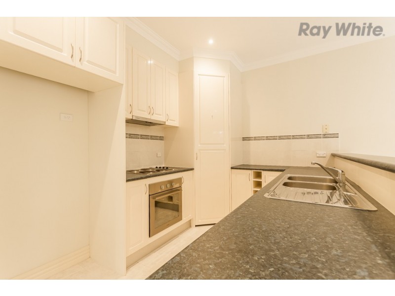 3/8 Lorraine Court, Hillside VIC 3037