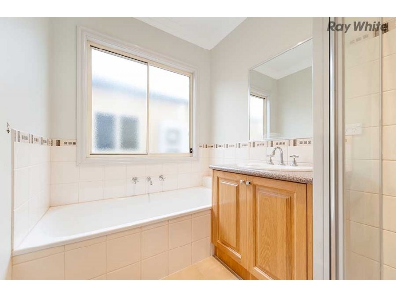 4/6 Lorraine Court, Hillside VIC 3037