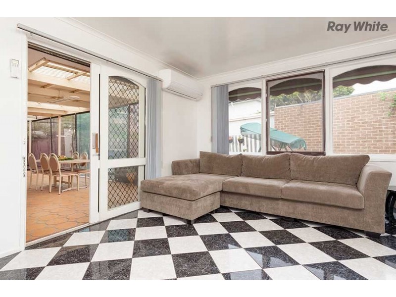 8 Luton Court, Kealba VIC 3021