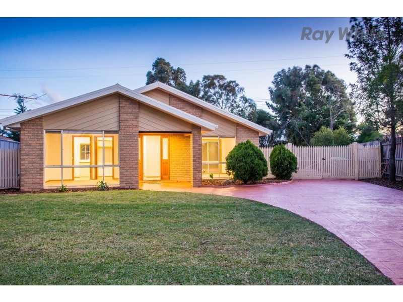 1 Tivoli Court, Taylors Lakes VIC 3038