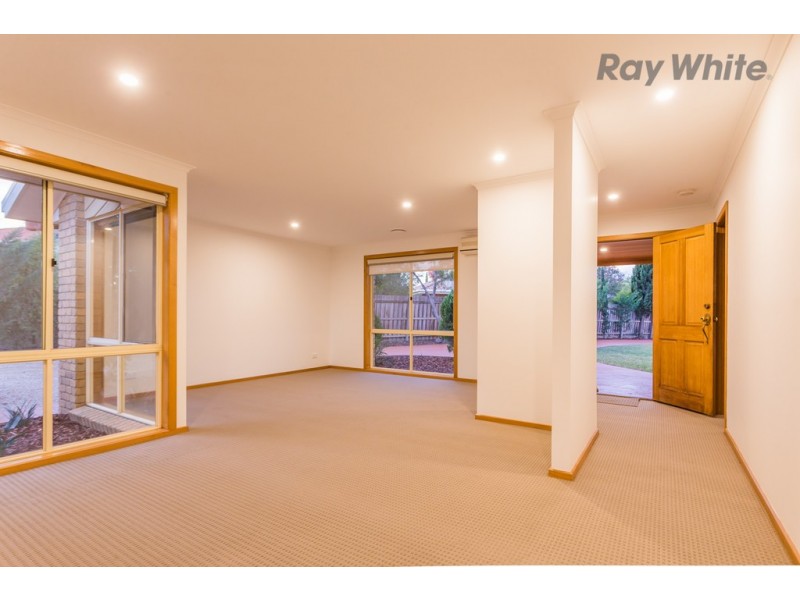 1 Tivoli Court, Taylors Lakes VIC 3038