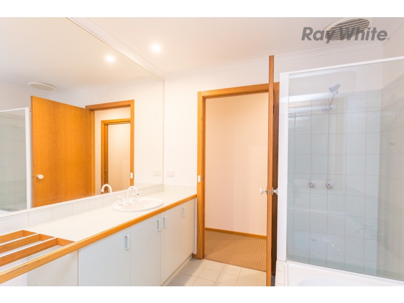 1 Tivoli Court, Taylors Lakes VIC 3038