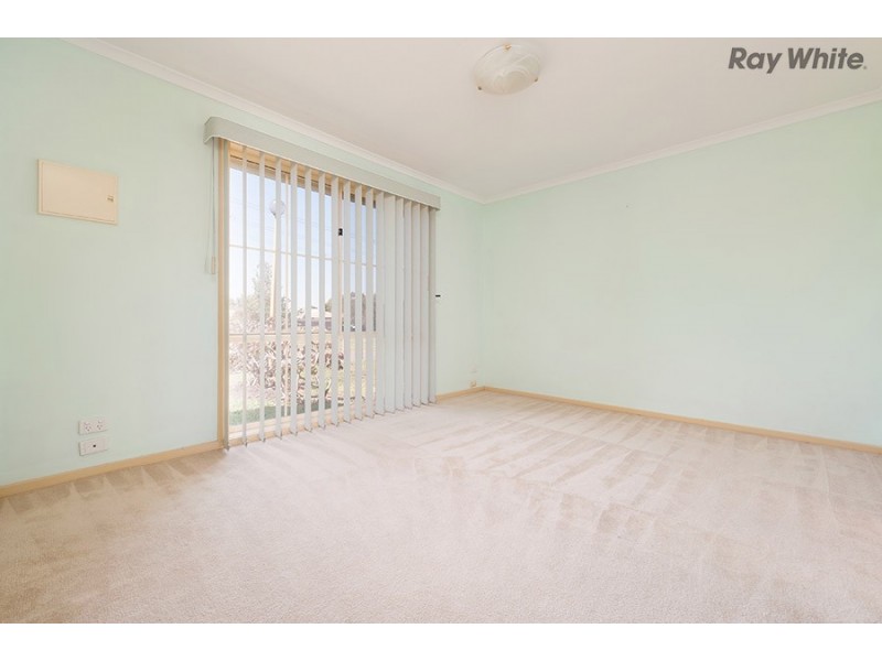 4 Village Avenue, Taylors Lakes VIC 3038