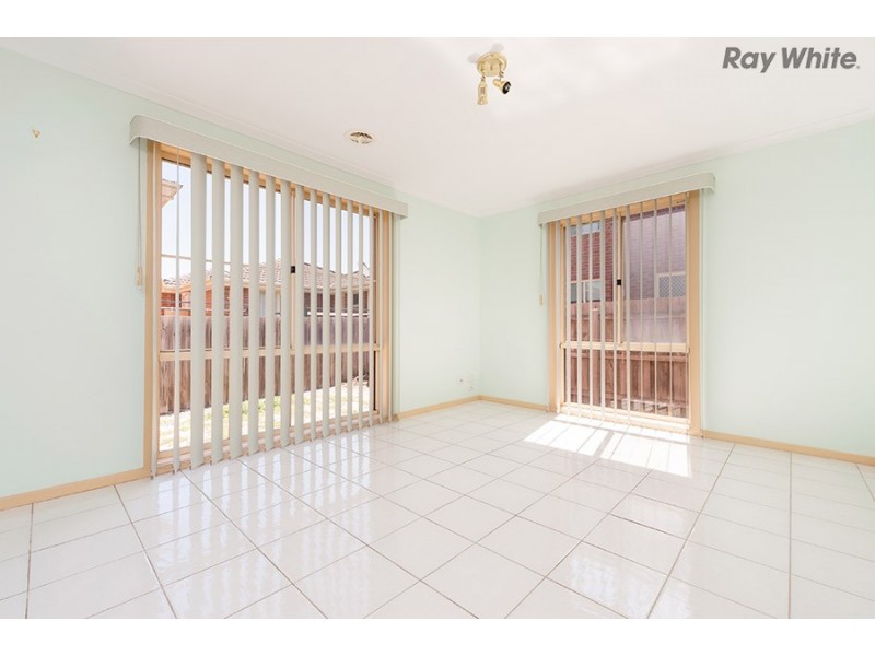 4 Village Avenue, Taylors Lakes VIC 3038