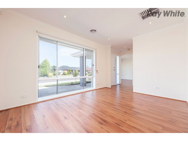 13 Proctor Crescent, Keilor Downs VIC 3038