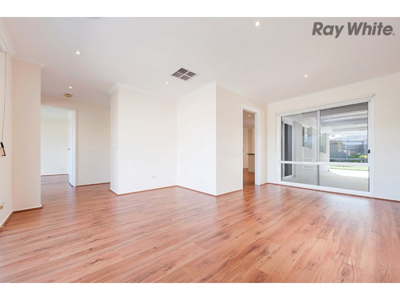 13 Proctor Crescent, Keilor Downs VIC 3038