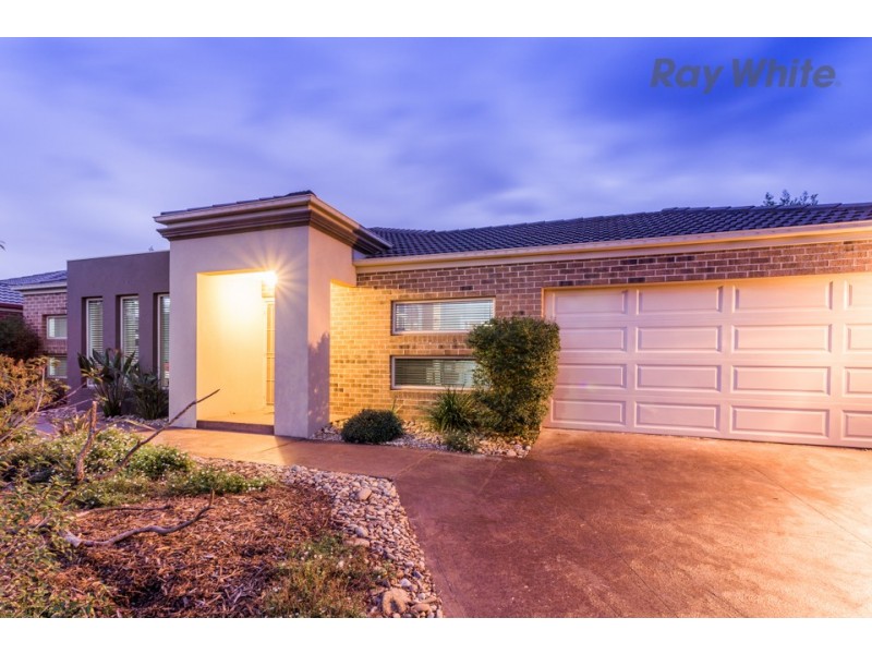 4 Druitt Place, Taylors Hill VIC 3037