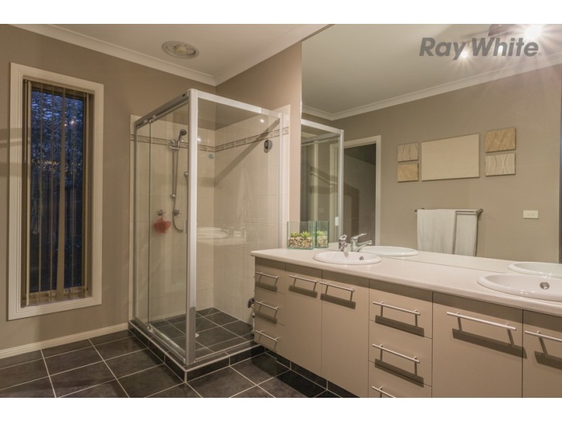 4 Druitt Place, Taylors Hill VIC 3037