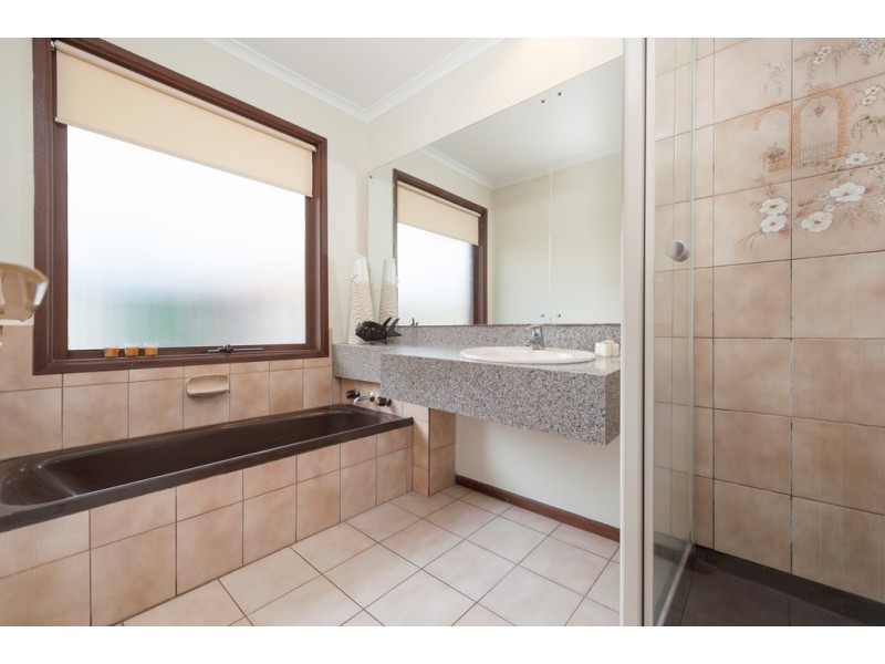 6 Chandos Street, Sydenham VIC 3037