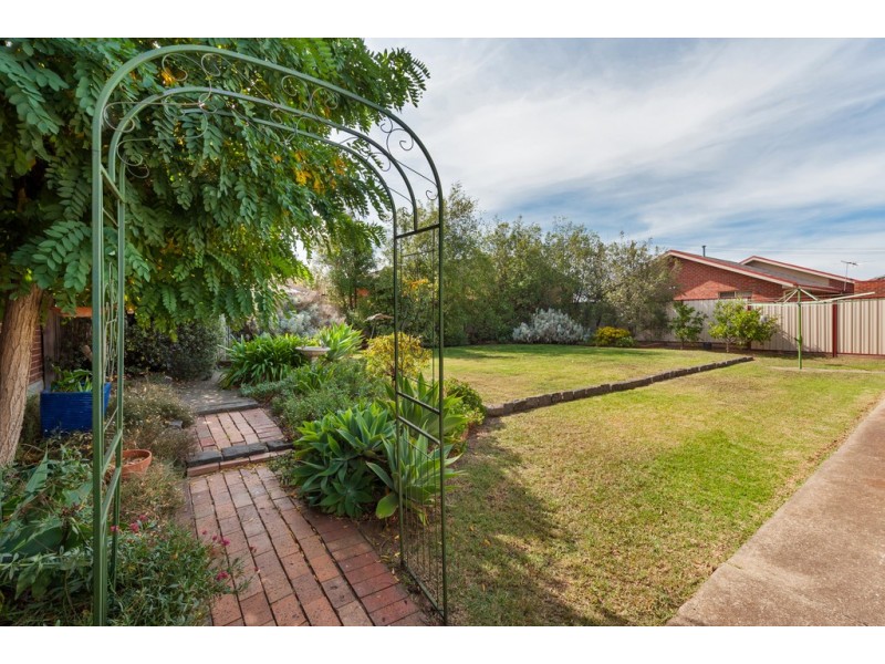 6 Chandos Street, Sydenham VIC 3037