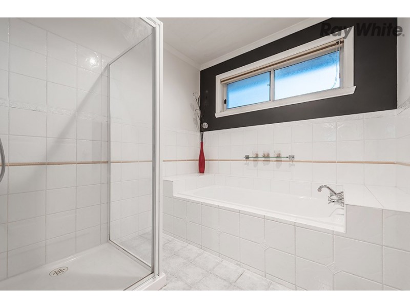 10 Roseberry Avenue, Keilor Downs VIC 3038